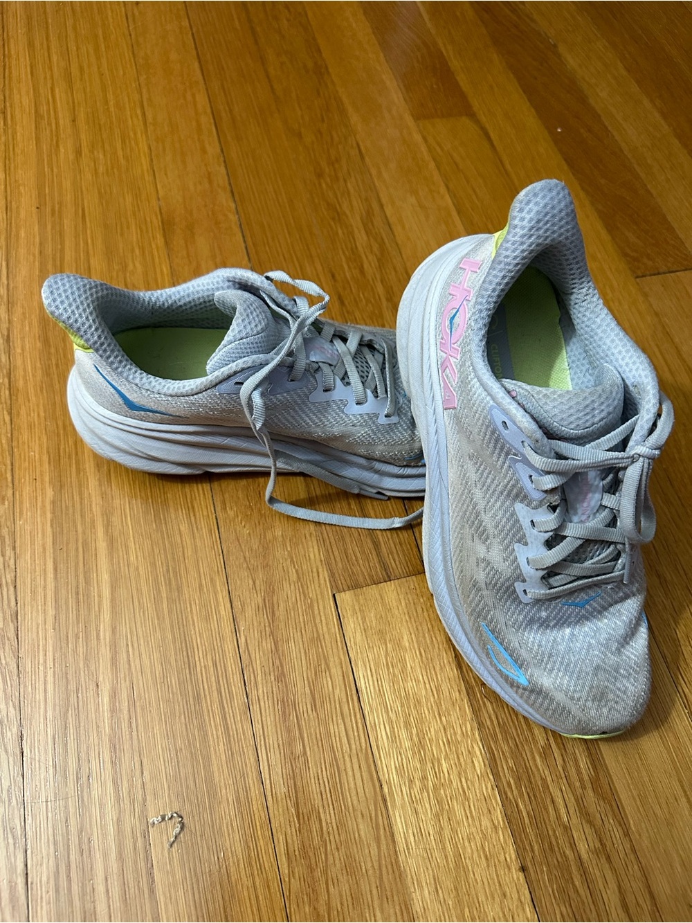 Hoka Women’s Clifton 9 Light Blue Gray Sneakers with Blue Logo and Lime Insole - Picture 5 of 5